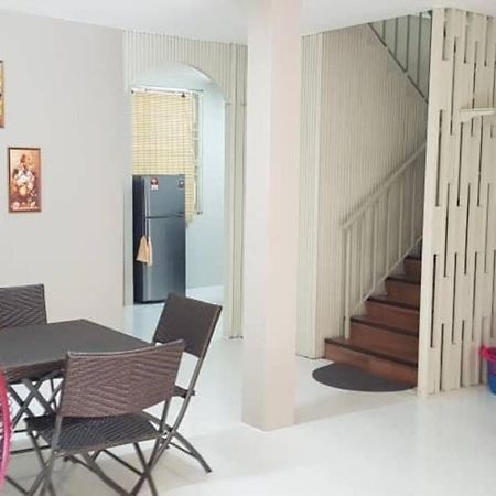 J & I Homestay Sibu Εξωτερικό φωτογραφία