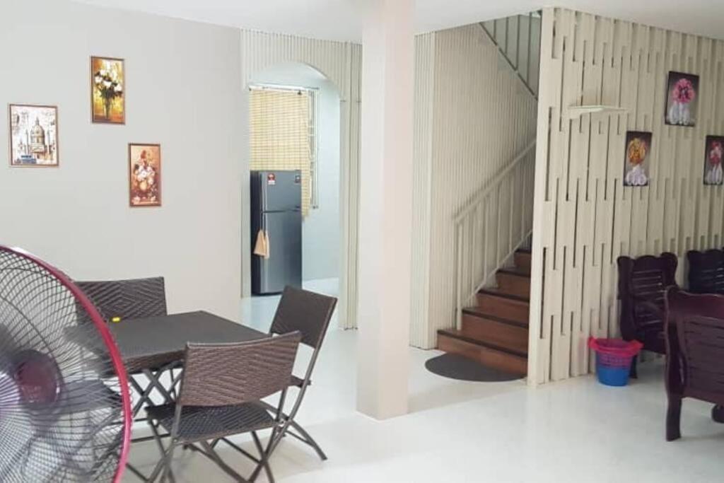 J & I Homestay Sibu Εξωτερικό φωτογραφία