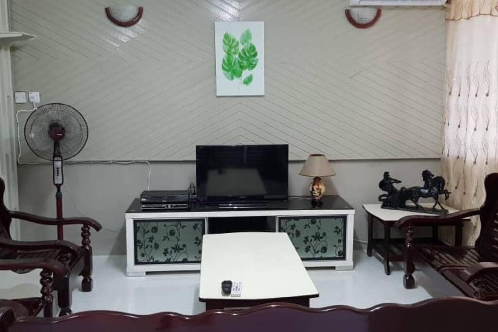 J & I Homestay Sibu Εξωτερικό φωτογραφία